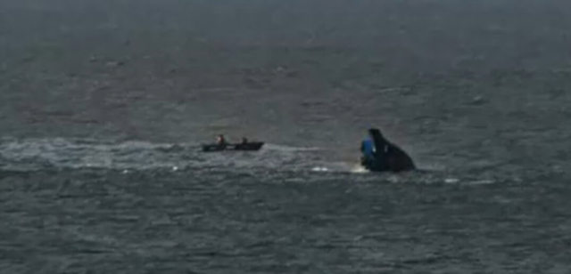 După ce s-au reluat căutările marinarilor dispăruți odată cu scufundarea remorcherului Astana, acestea au fost suspendate din nou