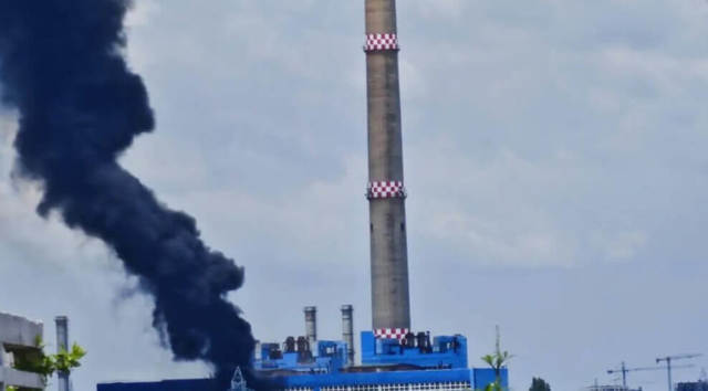 Incendiu la CET Vest din București. Fumul este vizibil de la kilometri distanță
