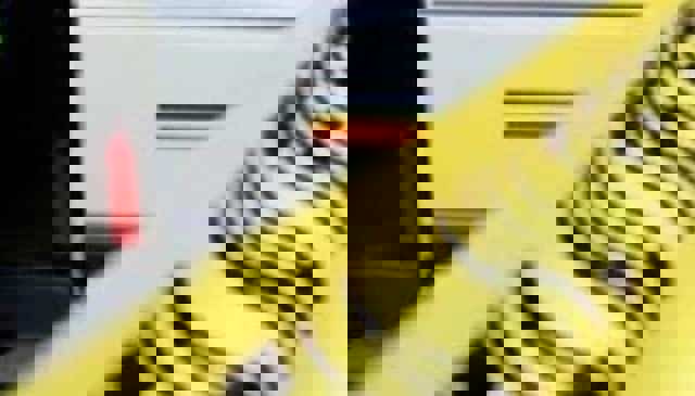 Un tânăr de 21 de ani a fost omorât în bătaie de un bărbat și fiii lui minori