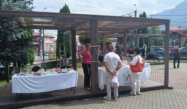 Orașul Bușteni își revine, după viitura de acum două săptămâni. Târgul de Vară continuă și în luna august