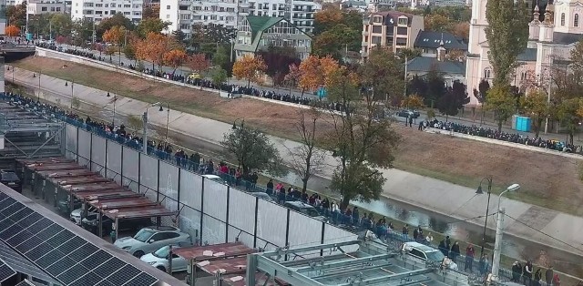 Peste 1.000 de oameni care au participat la pelerinajul de la Iași, la moaștele Sf. Cuvioase Parascheva, au avut nevoie, până acum, de îngrijiri medicale. Zeci de persoane au ajuns la spital