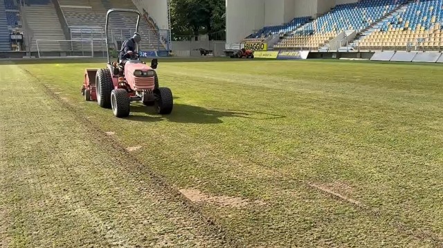 VIDEO 🎦 Licitația pentru suprafața de joc de pe stadionul „Ilie Oană” este programată anul viitor. Cum va fi gestionată problema gazonului, până la refacerea terenului