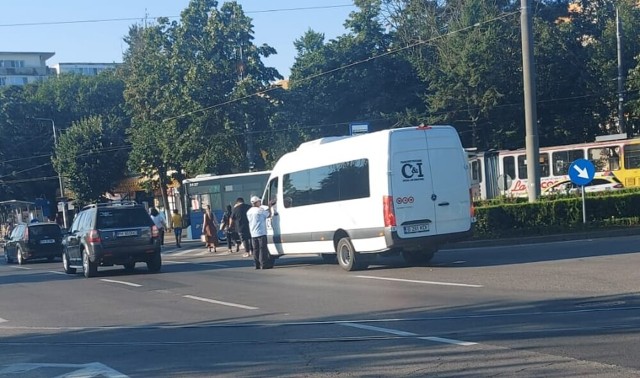Poliția Locală Ploiești a amendat, marți dimineață, zeci de șoferi de pe mașini de transport mărfuri sau persoane