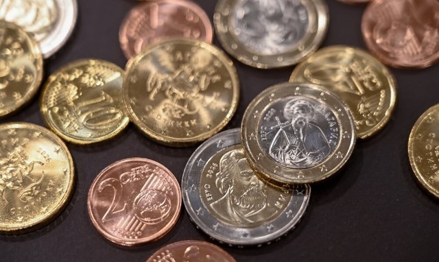 Bulgaria renunță la afișarea prețurilor atât în leva, cât și în euro