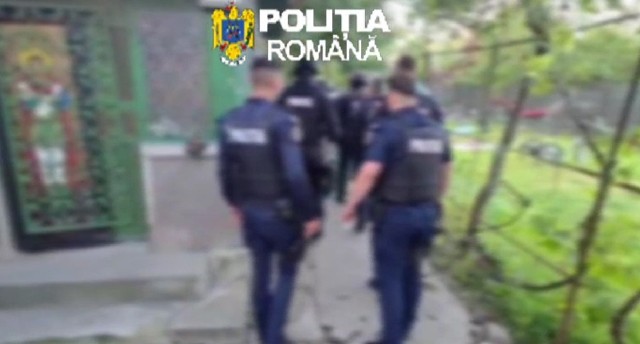 VIDEO 🎦 Prahovean arestat pentru agresiuni sexuale asupra mai multor minori. Inculpatul contestă măsura