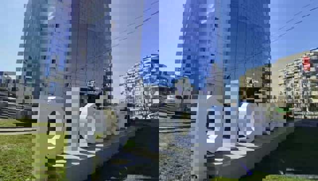 Disponibilizări la Ploiești. Câte posturi dispar din schemă, în administrația locală, și ce instituții sunt afectate