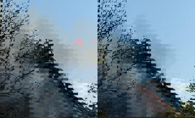 Pompierii au aflat cauza incendiului de la Balta Doamnei. Focul a distrus o locuință și mai multe anexe