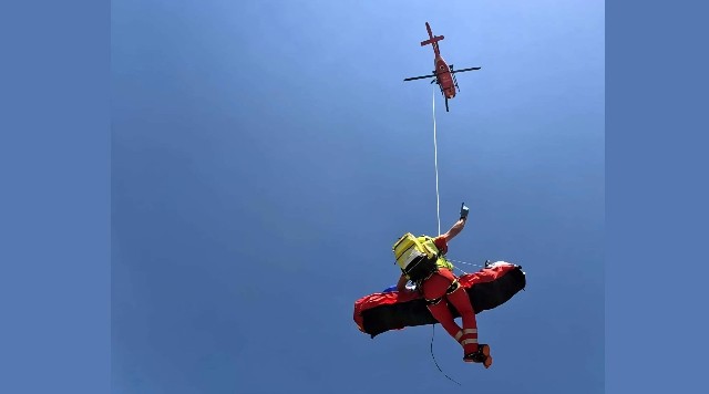 VIDEO 🎦 Misiune de salvare în Bucegi. Trei persoane au fost extrase de pe Jepii Mici  