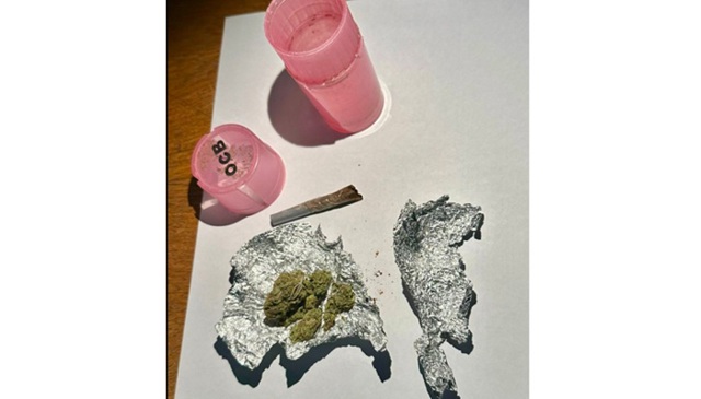 Un tânăr de 23 de ani a fost depistat de jandarmi, cu substanțe interzise, în centrul Ploieștiului