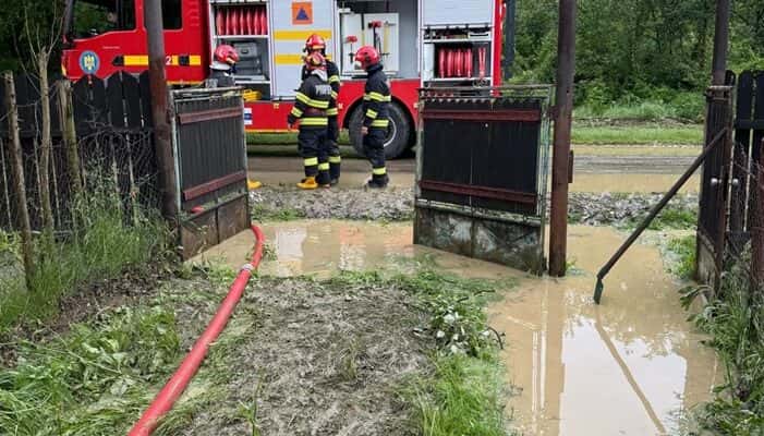 Codul galben de inundații a fost prelungit și extins. În ce zone se pot produce fenomene periculoase