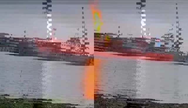 UPDATE. Localitate evacuată de urgență, în Tulcea, din cauza atacurilor de azi-noapte, cu drone, de la granița Ucrainei. A fost lovită o navă încărcată cu GPL