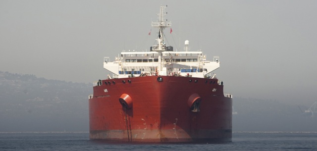 Două superpetroliere au intrat în Golful Persic încălcând blocada SUA