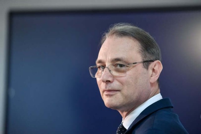 Guvernul Luca Niculescu. Premierul desemnat depune azi în Parlament lista miniștrilor și programul de guvernare 