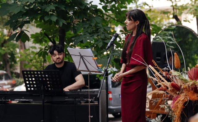 „Clasic sub Castani” – Summer Soft. Recitaluri de chitară clasică, pian, vioară și clarinet se vor împleti cu momente de bossa nova, romanțe