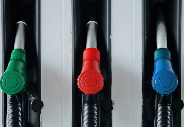 Prețul carburanților. Motorina se apropie de 11 lei