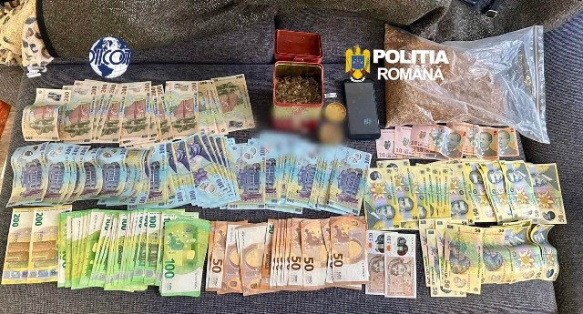 30 de zile arest preventiv pentru un traficant de droguri prins în flagrant delict, în Târgoviște
