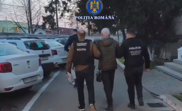 VIDEO 🎦 Procurorii ploieșteni au reținut patru bărbați cercetați pentru deversare ilegală de deșeuri periculoase în pârâul Dâmbu