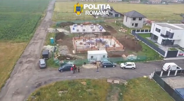VIDEO 🎦 / FOTO 📸 Percheziții într-un dosar penal privind infracțiuni de înșelăciune și spălarea banilor. Prejudiciul estimat este de aproximativ 3,5 milioane de lei