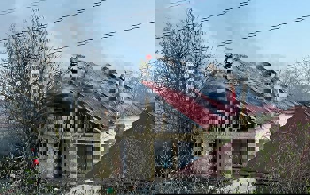 UPDATE. Gospodăria unei familii din Balta Doamnei, distrusă de incendiu în ziua de Florii