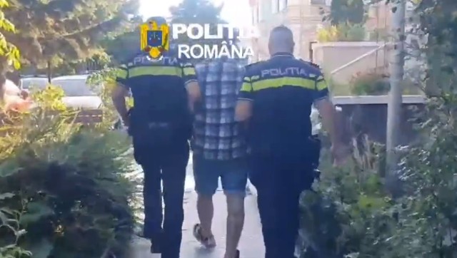 VIDEO 🎦 Prahovean arestat preventiv pentru ultraj și șantaj, după ce ar fi amenințat un polițist pentru a-l forța să-i dea bani de amendă