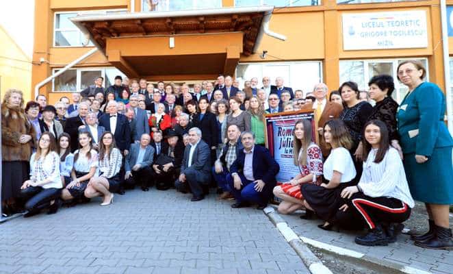 Prahovenii Mircea Teculescu și Stelică Romaniuc Premiați La Romeo și Julieta La Mizil Telegrama Informatie La Obiect