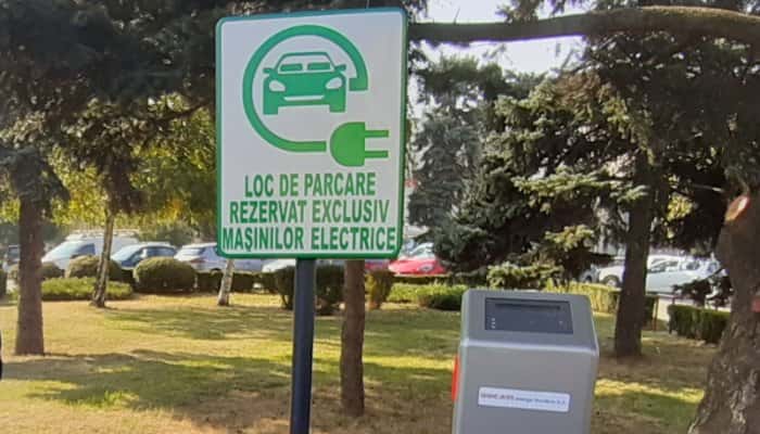 UE pune la dispoziţia României 53 de milioane de euro pentru staţii de încărcare a maşinilor