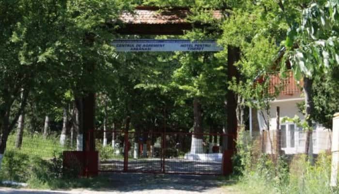 Scandal în Buzău! Prefectura a decis să transforme o tabără școlară în centru de carantină pentru persoanele care ar putea avea coronavirus