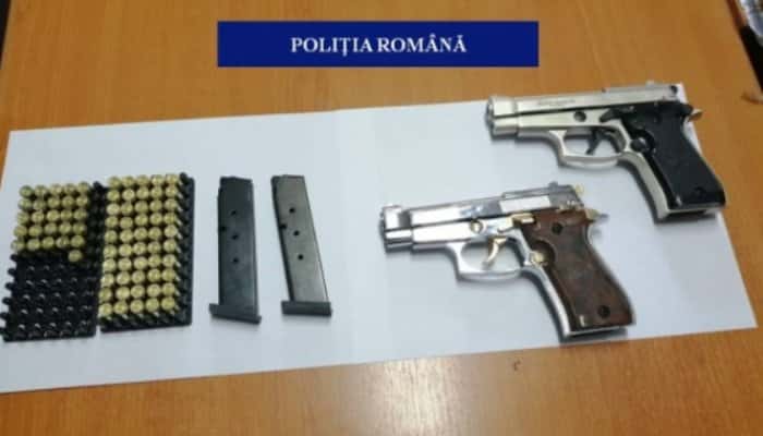 Percheziții în Prahova și Timiș, la persoane bănuite că făceau trafic cu arme prin curierat