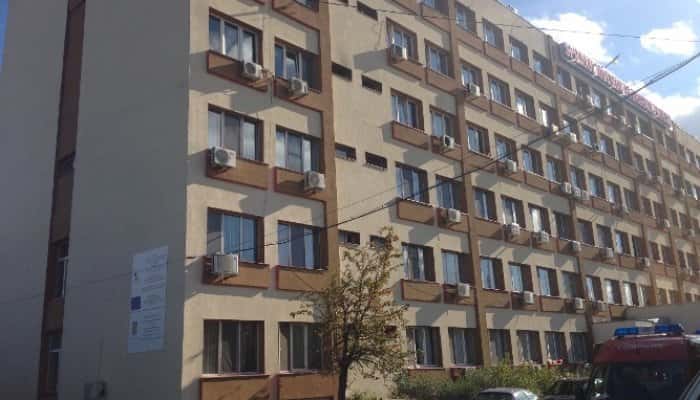 CORONAVIRUS | Pacienții sunt redirecționați către secțiile de Medicină Internă din județ, după confirmarea unui focar la Spitalul Județean Ploiești