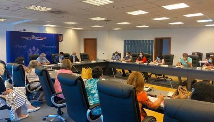 Primarul Ploieștiului le-a cerut directorilor de școli să se consulte cu părinții înainte de alegerea scenariului pentru reluarea cursurilor