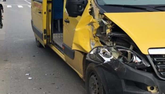 Microbuz cu 11 copii implicat într-un accident în nordul Ploieștiului