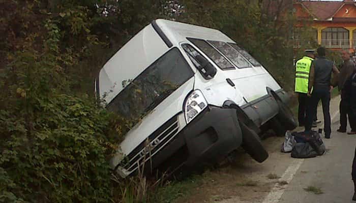 Accident cu microbuz, joi dimineață, la Băicoi