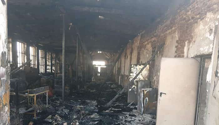 FOTO | Amendă de 65.000 de lei aplicată de Garda de Mediu firmei din Colceag al cărei depozit a luat foc pe 1 martie