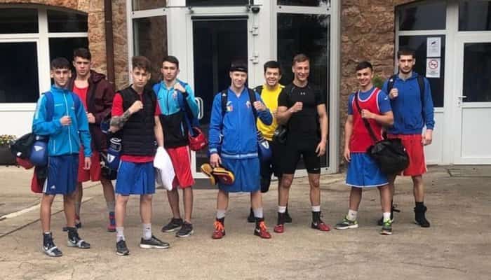 Boxerii Marian Ghinoiu și George Dumitrescu au pregătit în Ungaria Mondialul de Tineret