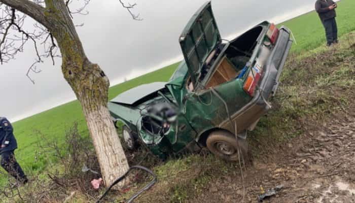 O persoană a murit într-un accident produs miercuri dimineaţă pe DN22A