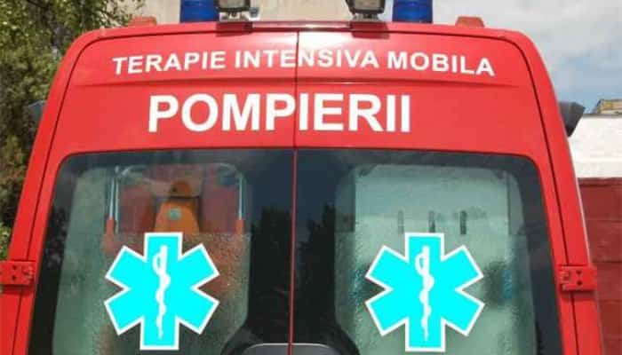 Accident pe DN 1! O mașină cu două persoane a intrat într-un stâlp, la Pucheni. O victimă este încarcerată