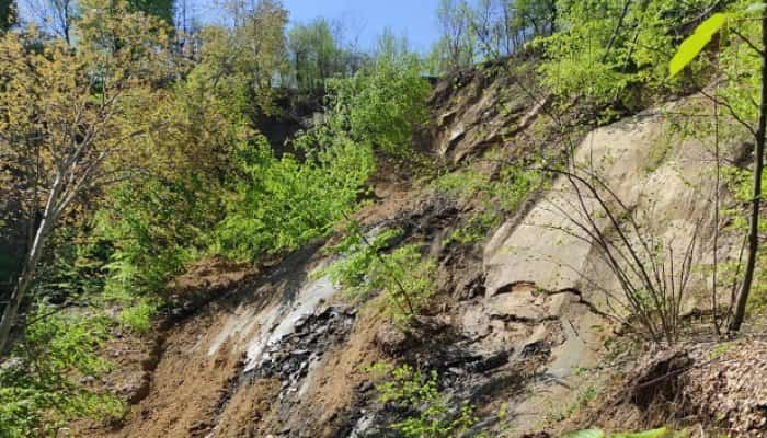 Alte opt persoane evacuate din cauza alunecării de teren de la Vărbilău. Suprafața afectată este de 15 hectare