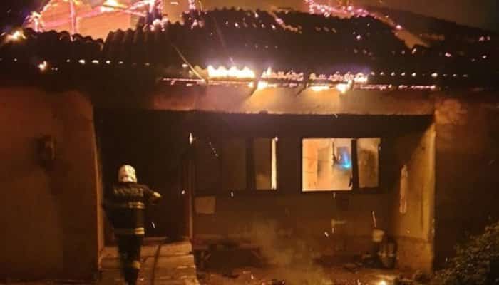 Incendiu mortal, în noaptea de marți spre miercuri, într-o comună din Buzău