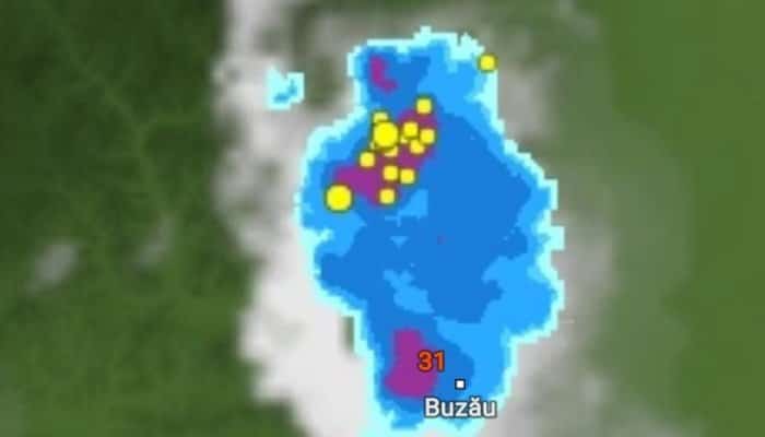 Cod portocaliu de furtună pentru 44 de localități din Buzău, joi după-amiază