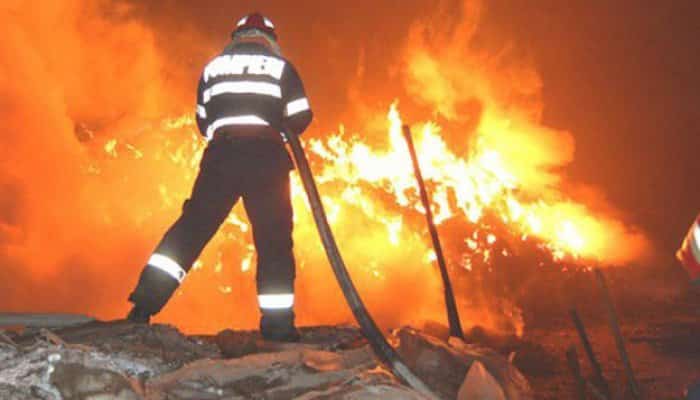 Un bărbat de 60 de ani și-a pierdut viața într-un incendiu