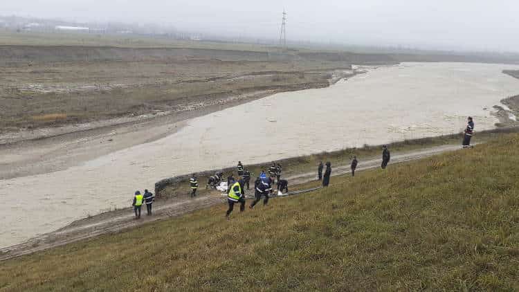 Noi lucrări la digul de la fosta groapă de gunoi a Ploieştiului: 