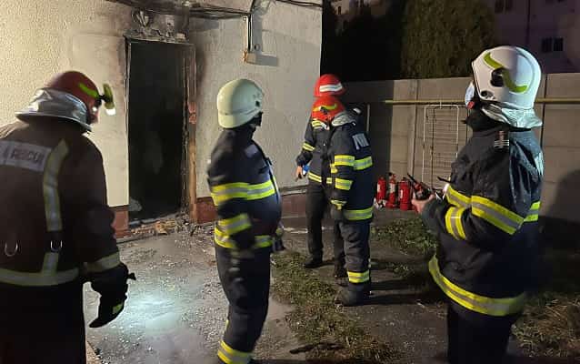 Incendiu la secția Boli Infecțioase a Spitalului Județean Ploiești, unde sunt tratați bolnavi Covid // Din primele informații, doi pacienți au murit // Plan roșu de intervenție UPDATE