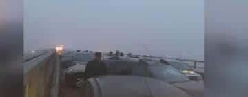 Carambol cu 21 de mașini în județul Mureș. O persoană a fost rănită 