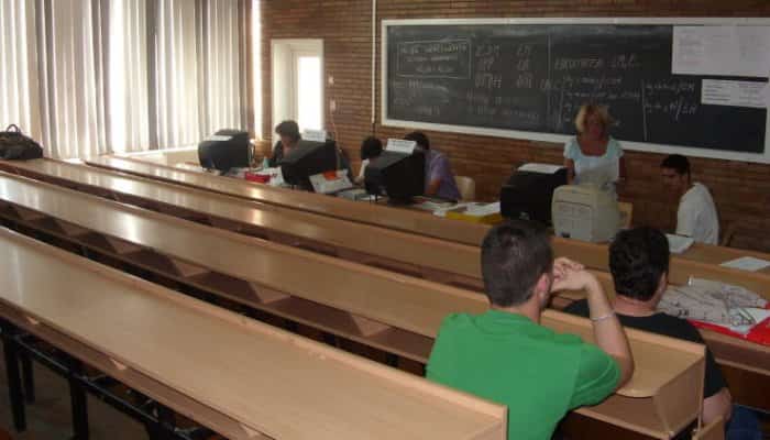 UPG Ploieşti cumpără sute de tablete, din fonduri europene