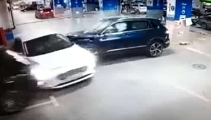 Doi răniţi, după un accident produs în parcarea unui mall din Capitală