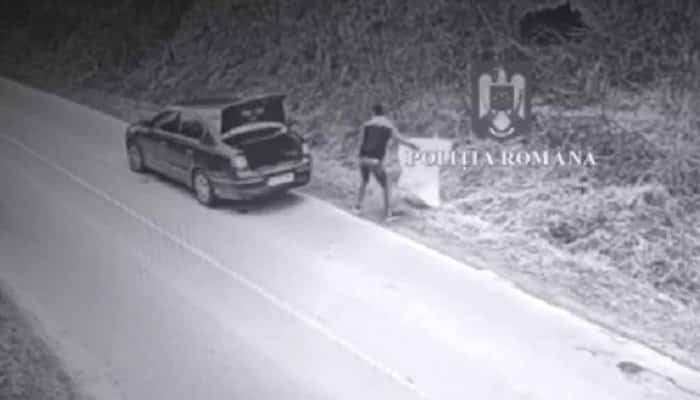 Tânăr amendat după ce a abandonat un cățel închis într-un sac de rafie pe o margine de drum