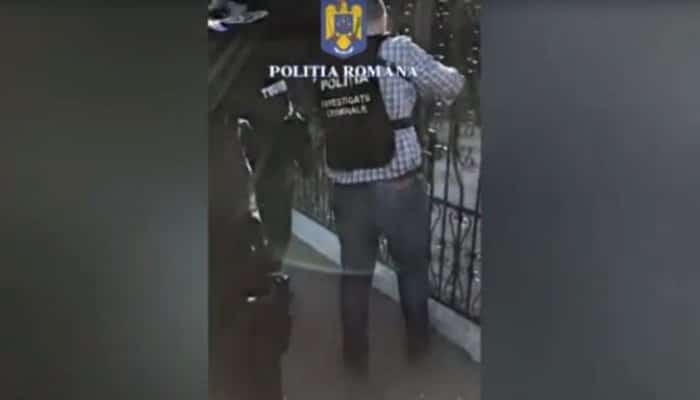VIDEO - Descinderi cu mascați, la mai multe adrese din Ploiești. Au fost vizate și două ghicitoare