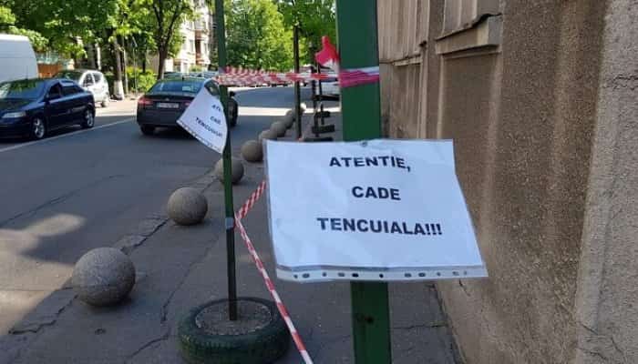 trotuar închis ploiești