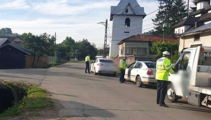 Dosare penale pentru doi tineri suspectaţi că s-au drogat la un festival din Azuga