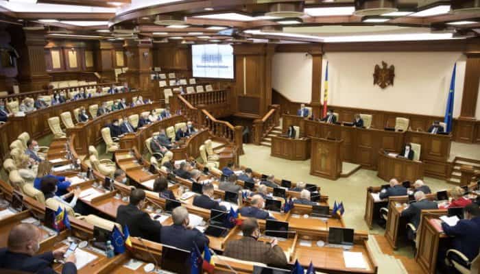Parlamentul României şi cel al Republicii Moldova se reunesc în şedinţă comună la Chişinău